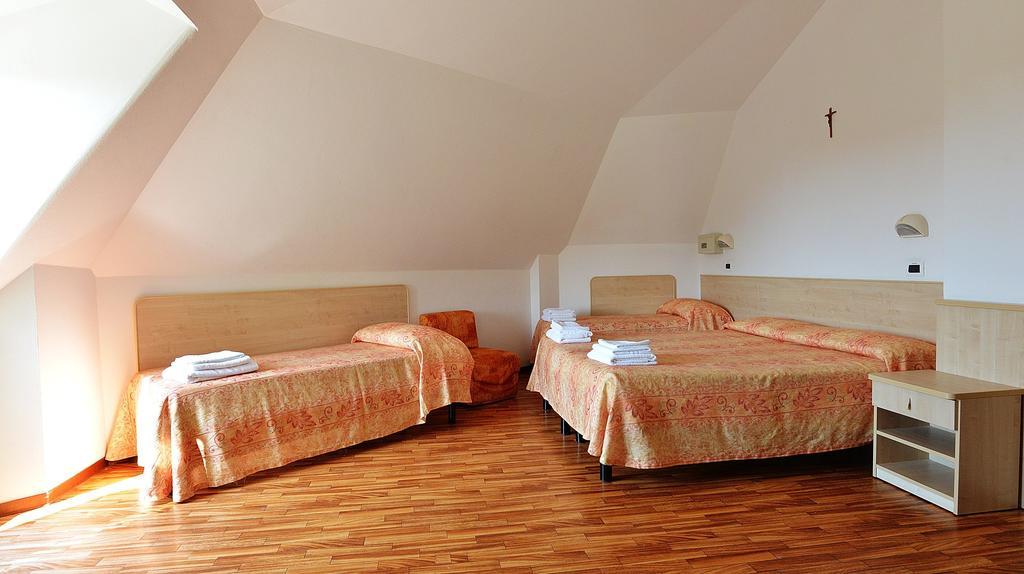 Hotel Bamar ピナレッラ エクステリア 写真