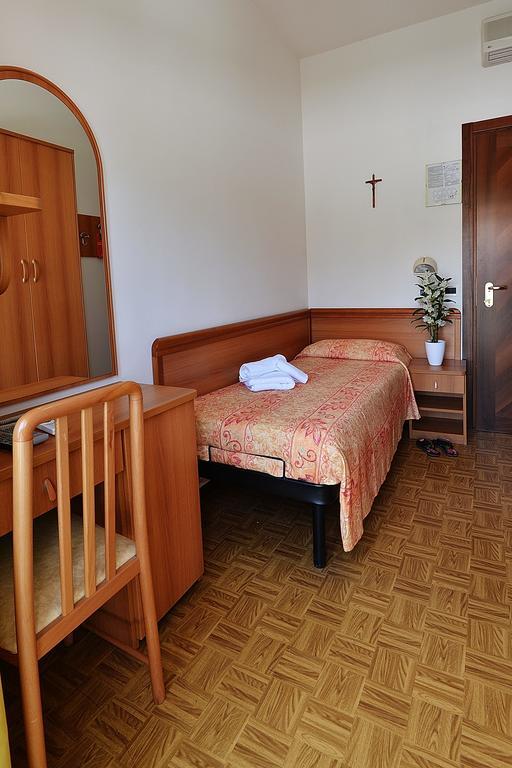 Hotel Bamar ピナレッラ エクステリア 写真
