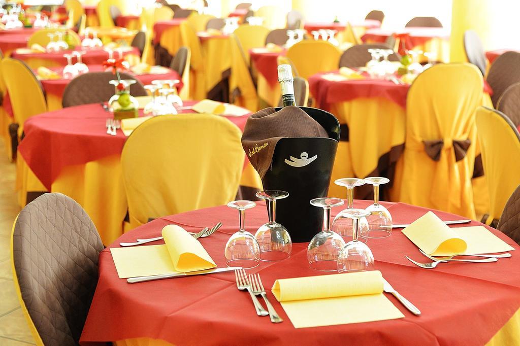 Hotel Bamar ピナレッラ エクステリア 写真
